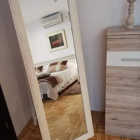 Tea 2 Apartment Split